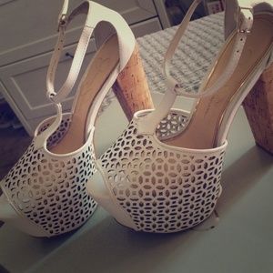 Jessica Simpson Dany platform