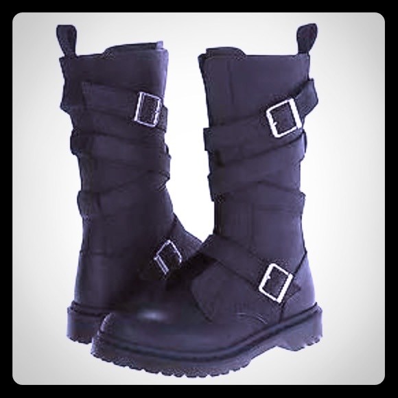 DR. MARTEN LAUREN BLACK BOOT