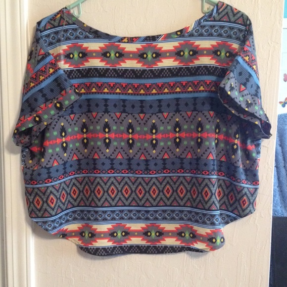 Chiffon Aztec crop top - Picture 4 of 4