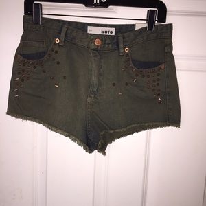 High wasted green studded shorts