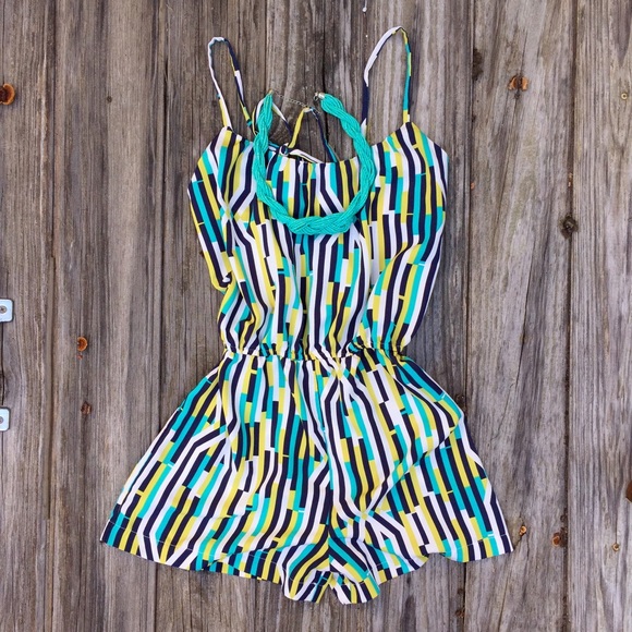 ‼️🚫🚫SOLD🚫🚫‼️small romper