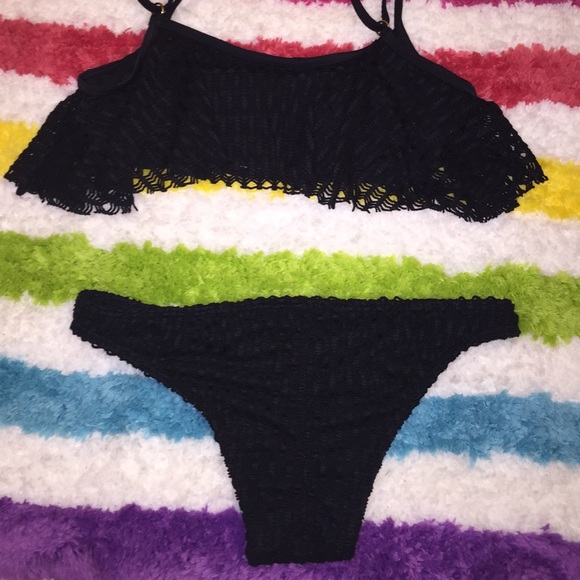 Black ruffle bikini - Picture 2 of 2