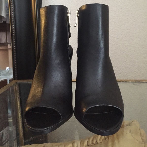 Bcbg booties - Picture 2 of 4