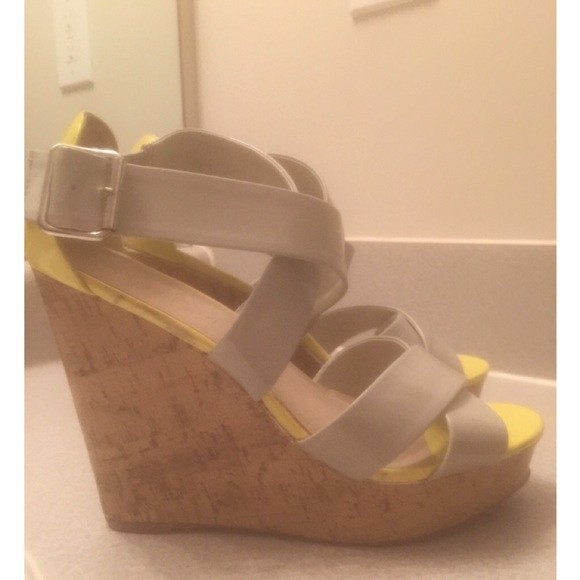 GRAY & NEON WEDGES