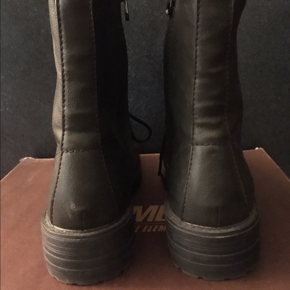 Black boots - Picture 4 of 4