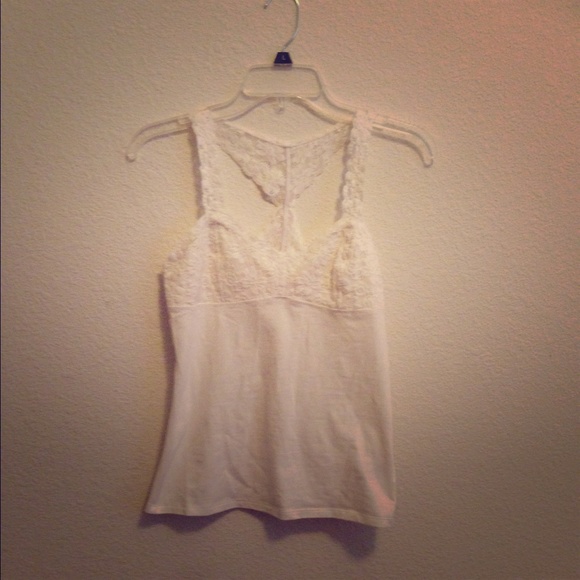 Cute lace tank from American Eagle! - Picture 1 of 1