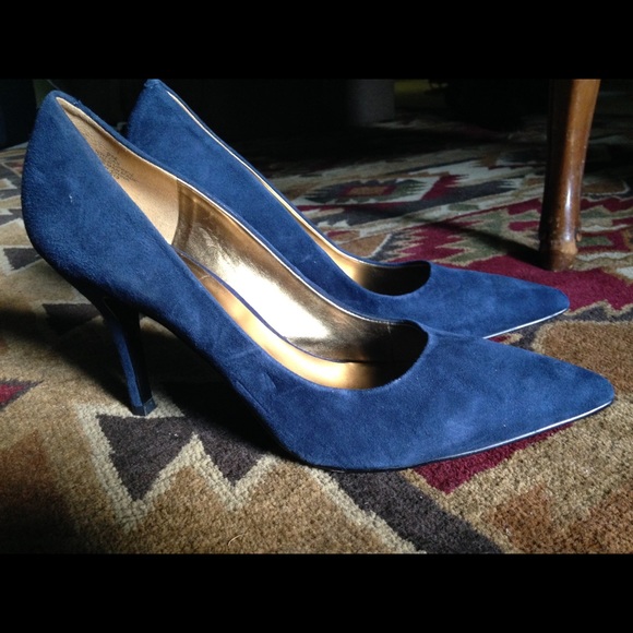 Blue Suede Nine West pumps size 9