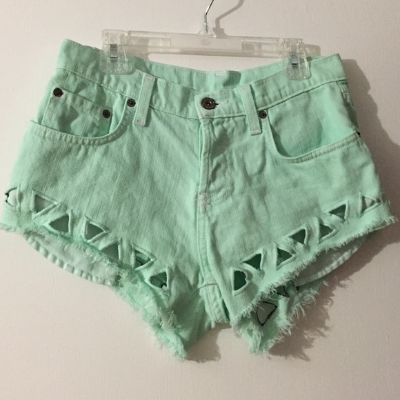 LF carmar mint triangle cut out shorts