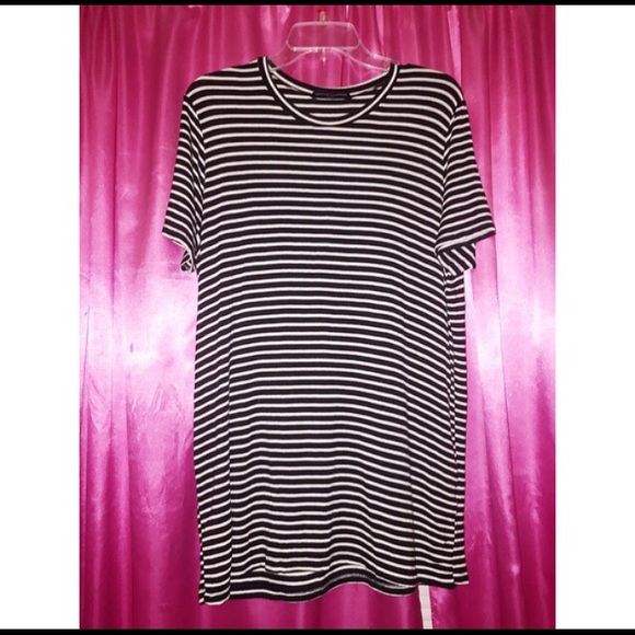 BRANDY MELVILLE LUANA T-SHIRT DRESS - Picture 2 of 2