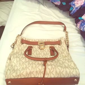 MK Hamilton large logo tote in Vanilla