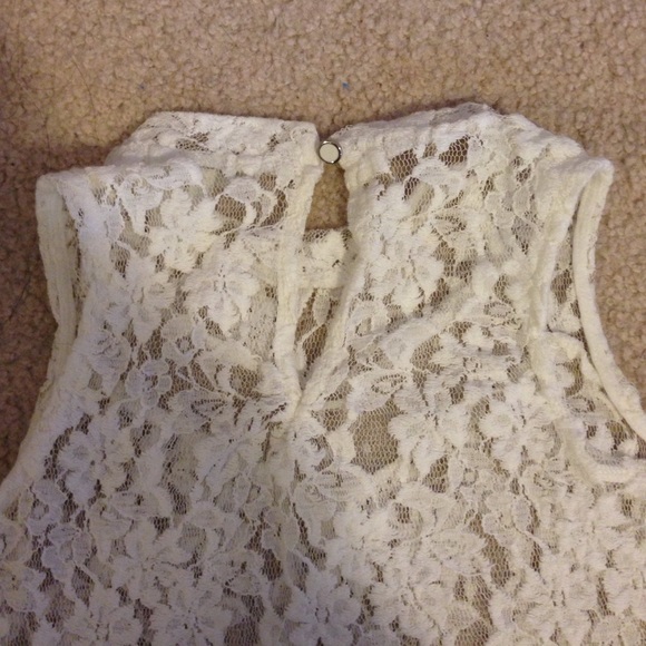 Lace tank top - Picture 2 of 2