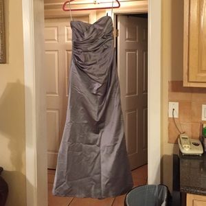 Gorgeous mermaid style bridesmaid dress worn once