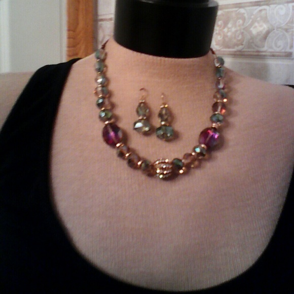 Neckles - Picture 2 of 3