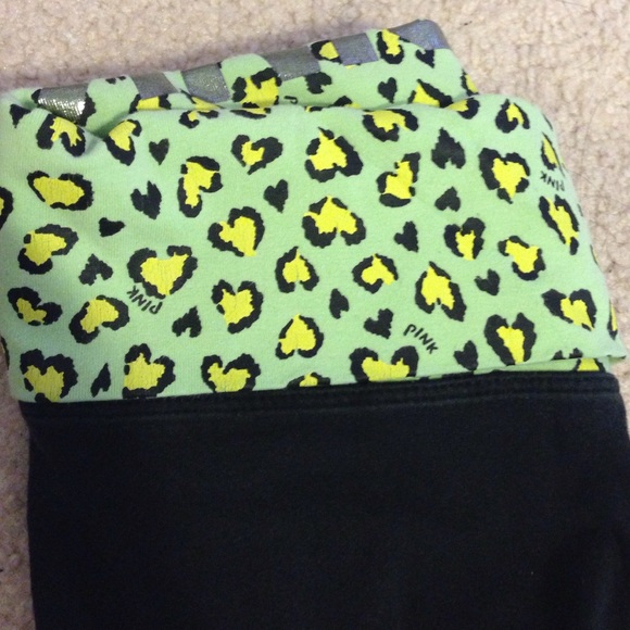 Yoga pants - Picture 2 of 3