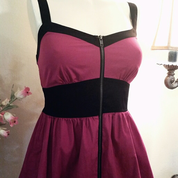 🍎SOLD🍎Zip Front Magenta Dress - Picture 2 of 4