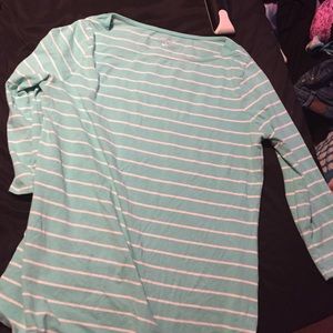teal mid-sleeve shirt