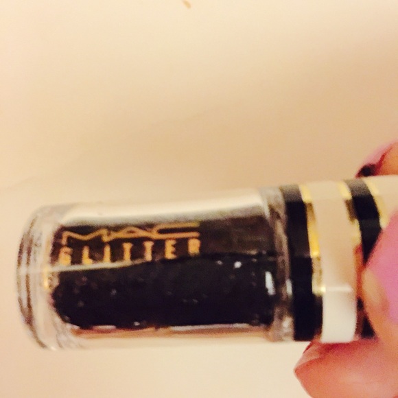 Mac glitter black