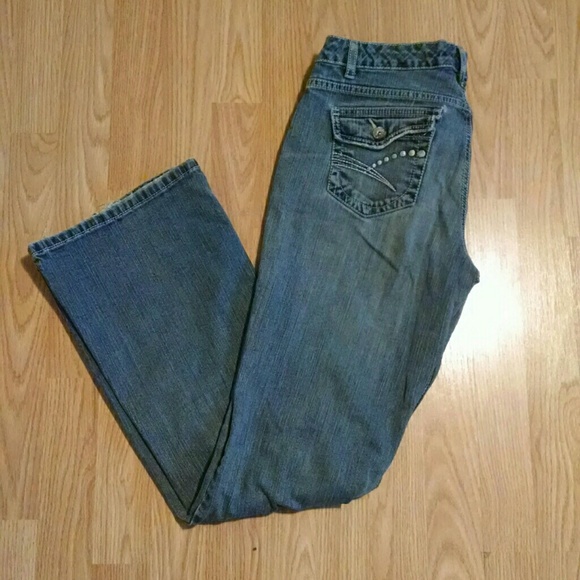 Jean Bundle - Picture 3 of 4