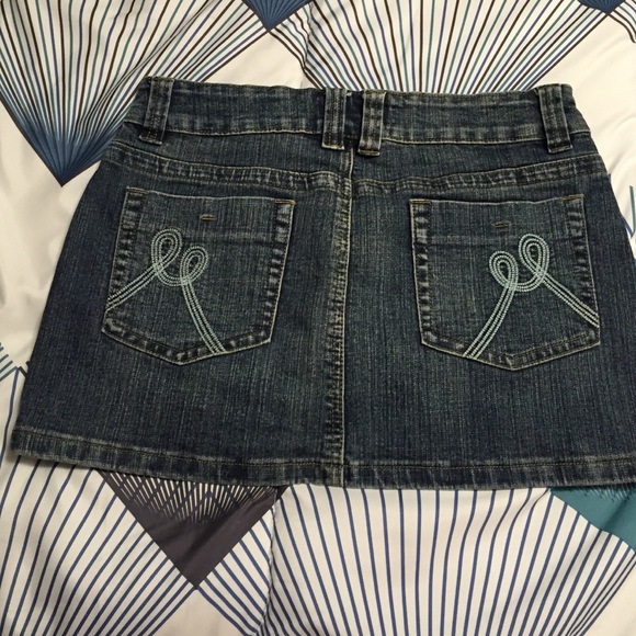 Mini skirt - Picture 2 of 2