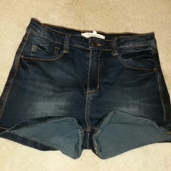 Papaya shorts