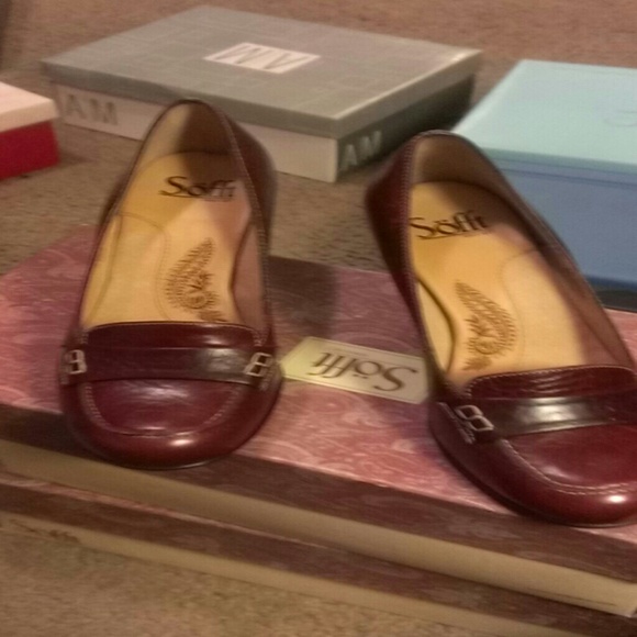 Shoes - Picture 3 of 3