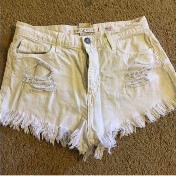 white high waisted shorts. make offers - Picture 2 of 3