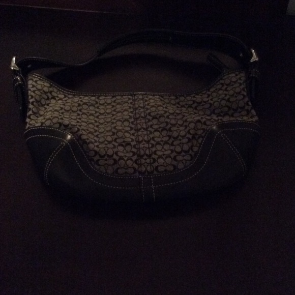 Small authentic Coach black shoulder purse