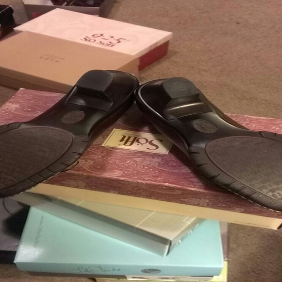 Shoes - Picture 3 of 3