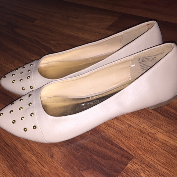 Tan flats - Picture 3 of 4
