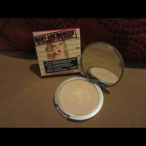 Mary-Lou Manizer Highlighter by TheBalm🌻