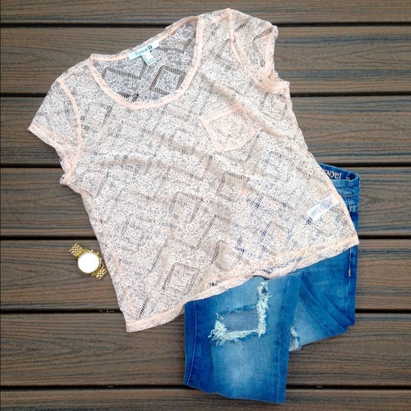 Forever 21 Short Sleeve Lace Top
