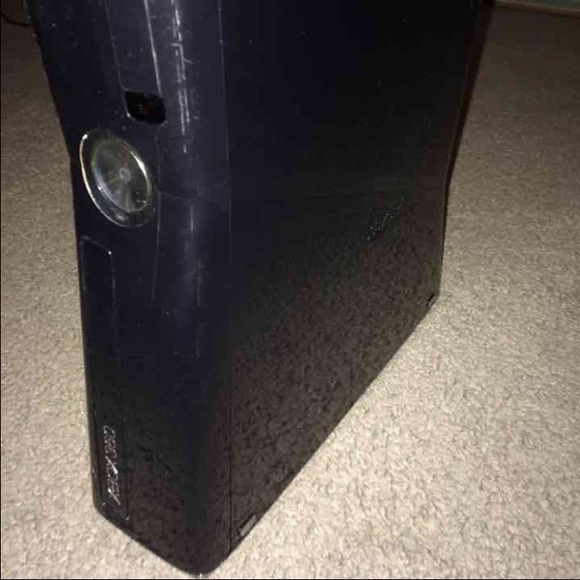 Xbox 360 - Picture 2 of 2