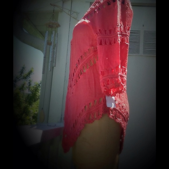 JUST REDUCED!! GORGEOUS AND TRENDY BOHO SALMON TOP - Picture 2 of 4