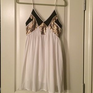 Beautiful white dress with gold/black accent