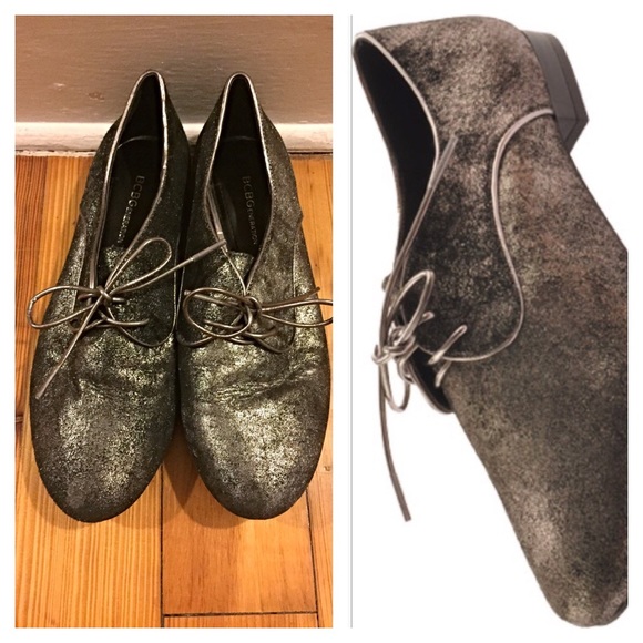 BCBGeneration Lesleigh Oxford Flat in Magnet