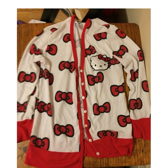 HELLO KITTY sweater !!:)