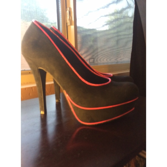 Black and pinks high heels
