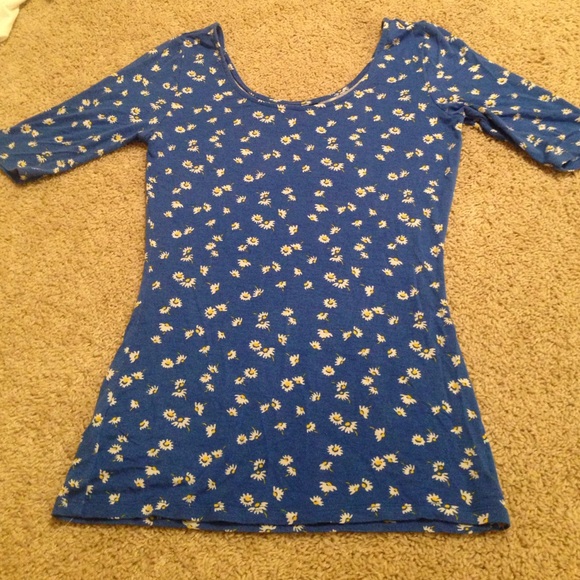 Cute daisy shirt