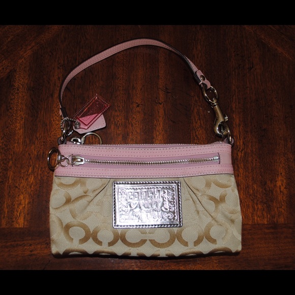 Coach Poppy Clutch - Picture 1 of 4