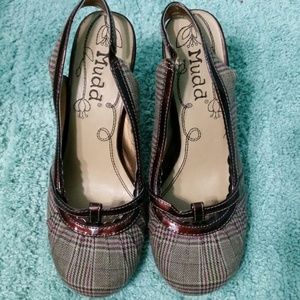 Mudd Hazy Brown Heels