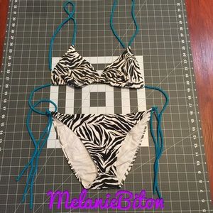 🚫SOLD🚫Black white Zebra stripe bathing suit L
