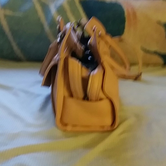Street Level Handbag - Picture 3 of 4