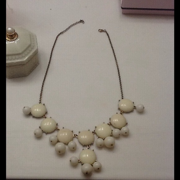 Ivory bubble necklace - Picture 3 of 4