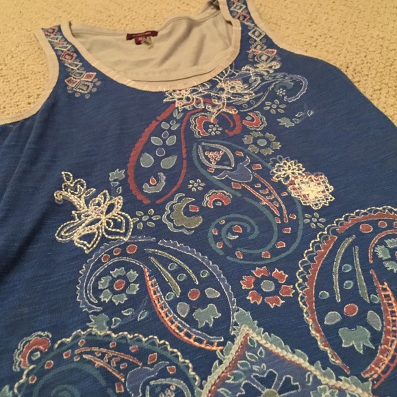 SOLD IN BUNDLE!!!! Patterned Layering Tank - Picture 2 of 2