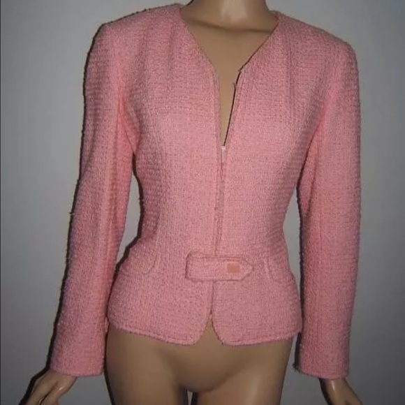 Chanel 42 Pretty pink boucle iconic jacket