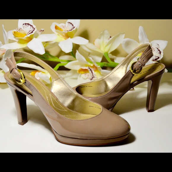 Price dropped: Tahari Elegant platform pumps