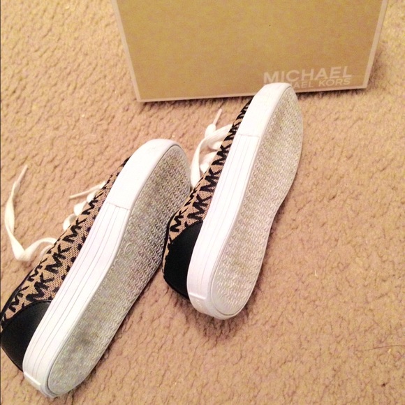 Michael Kors Shoes for kids(boys) - Picture 4 of 4