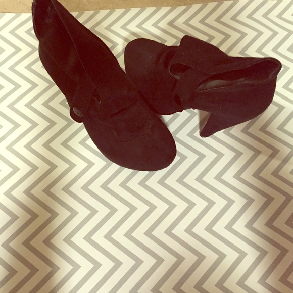 Black Wild Diva high heels