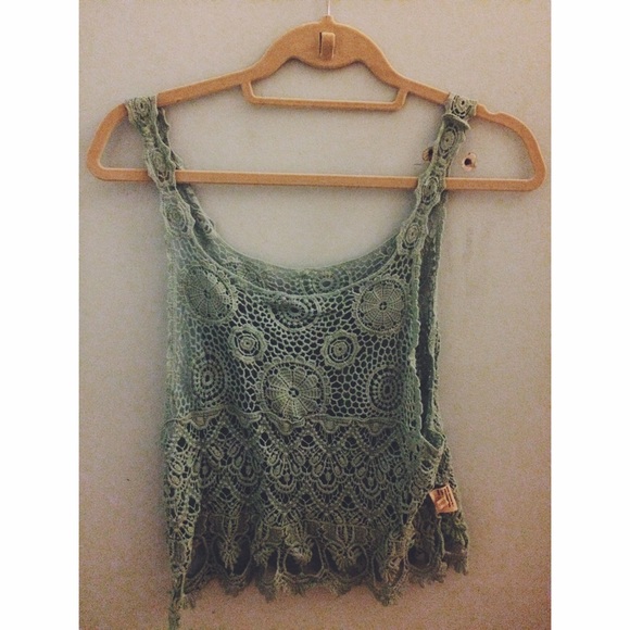urban outfitters blue lace crop top