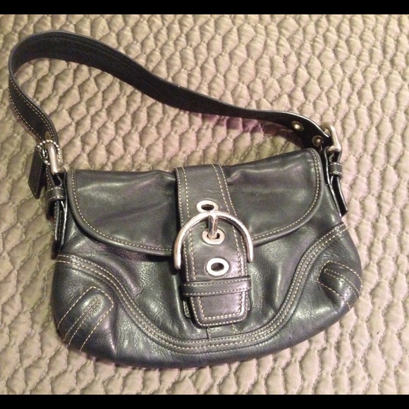 Black Coach Hobo Purse needs a new, stylish owner - Picture 1 of 4